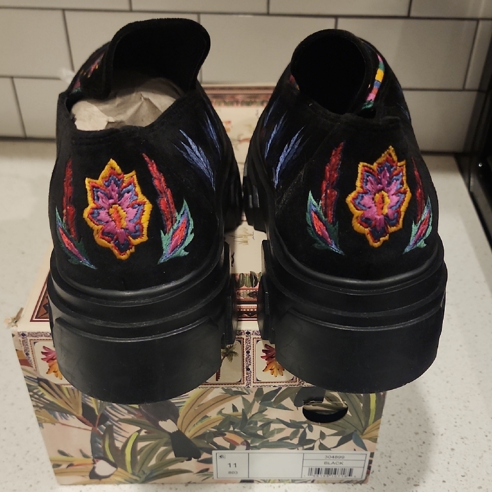 FARM Rio Black Embroidered Flats - Picture 5 of 6